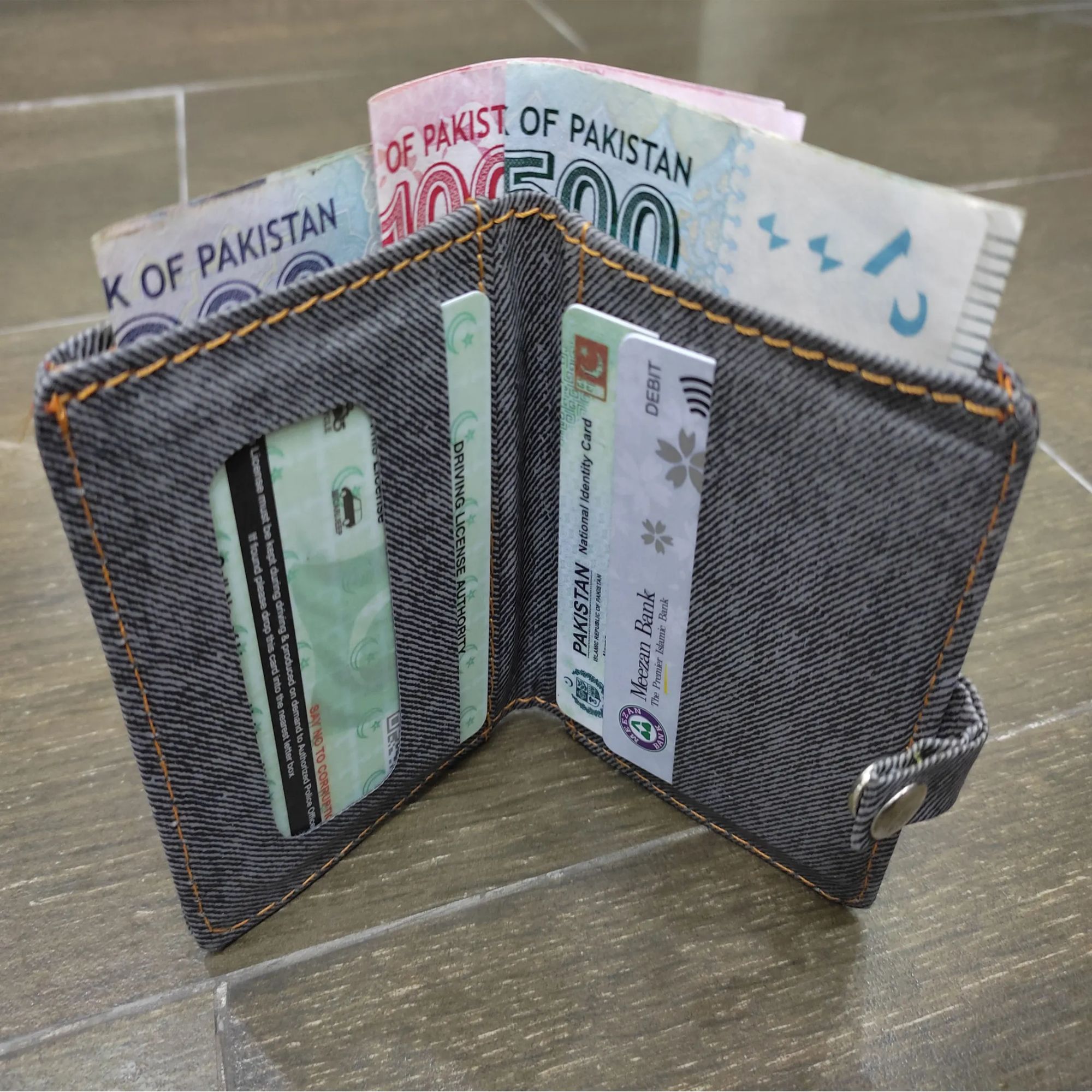 HOT DEALS NO1.1PC Slim wallet mini small wallet for boys, men stylish card holder for Students only 99