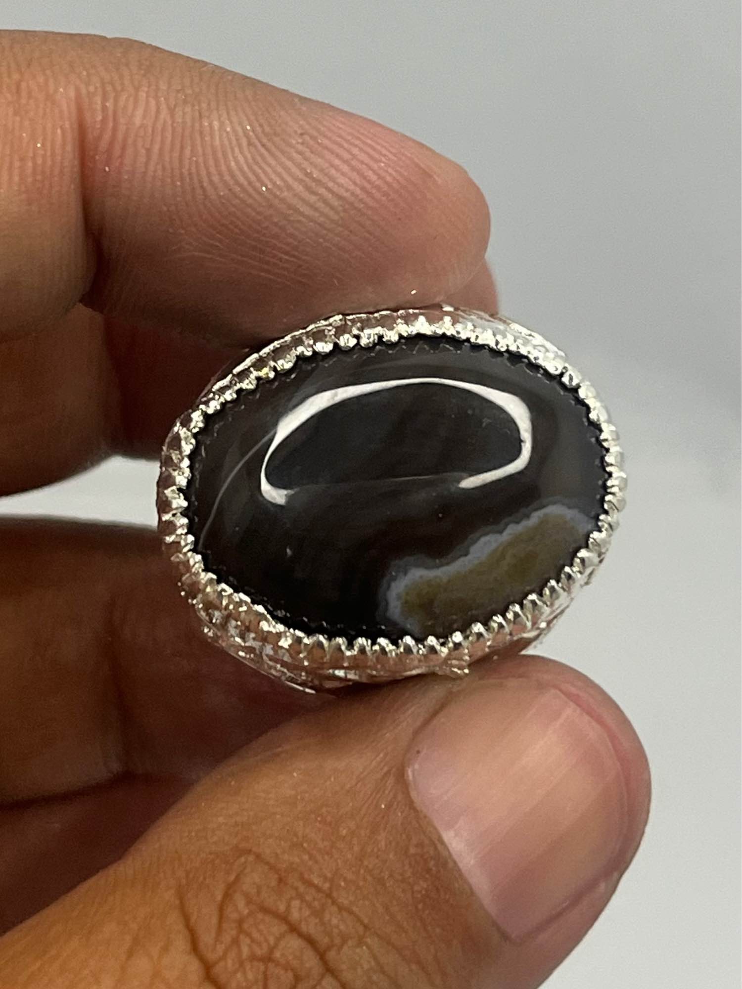 Big Size Ymami Haqeeq Ring different Colours Haqeeq italian rings Big stone ring 100% Orignal Aqeeq/Akik/agate/nag/stone/Gemstone/Haqeeq/yamni Haqeeq Stone/yamni Haqeeq gemstone/aqeeq stone/yamni aqeeq gemstone.