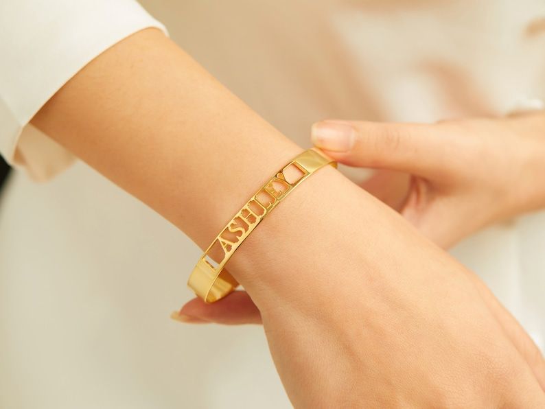Custom Name Cuff Personalized Bracelet Bangle in Gold / Silver / Rose Gold, Customized Name Bracelet Gift Couples Bangle Personalization