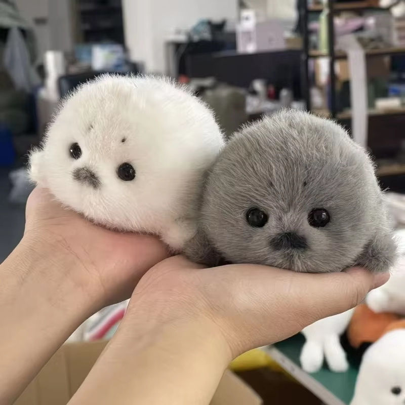 Soft Grey Seal Plush Keychain White Seal Plushies Animal Pendant Fashion Stuffed Doll Keyring Car Key Accessories Car Ornaments