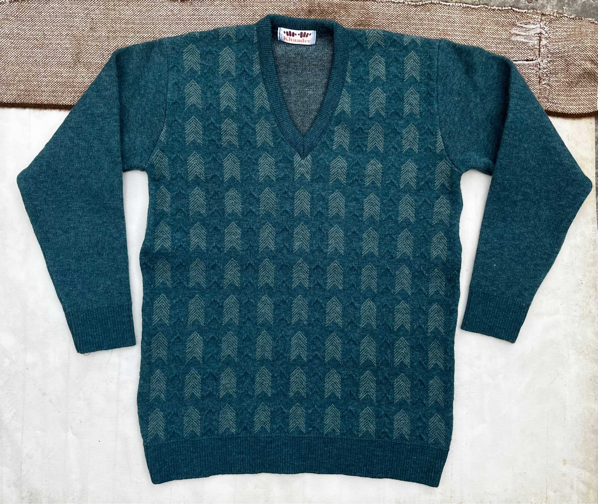 Sweaters for men full sleeves v neck pure wool