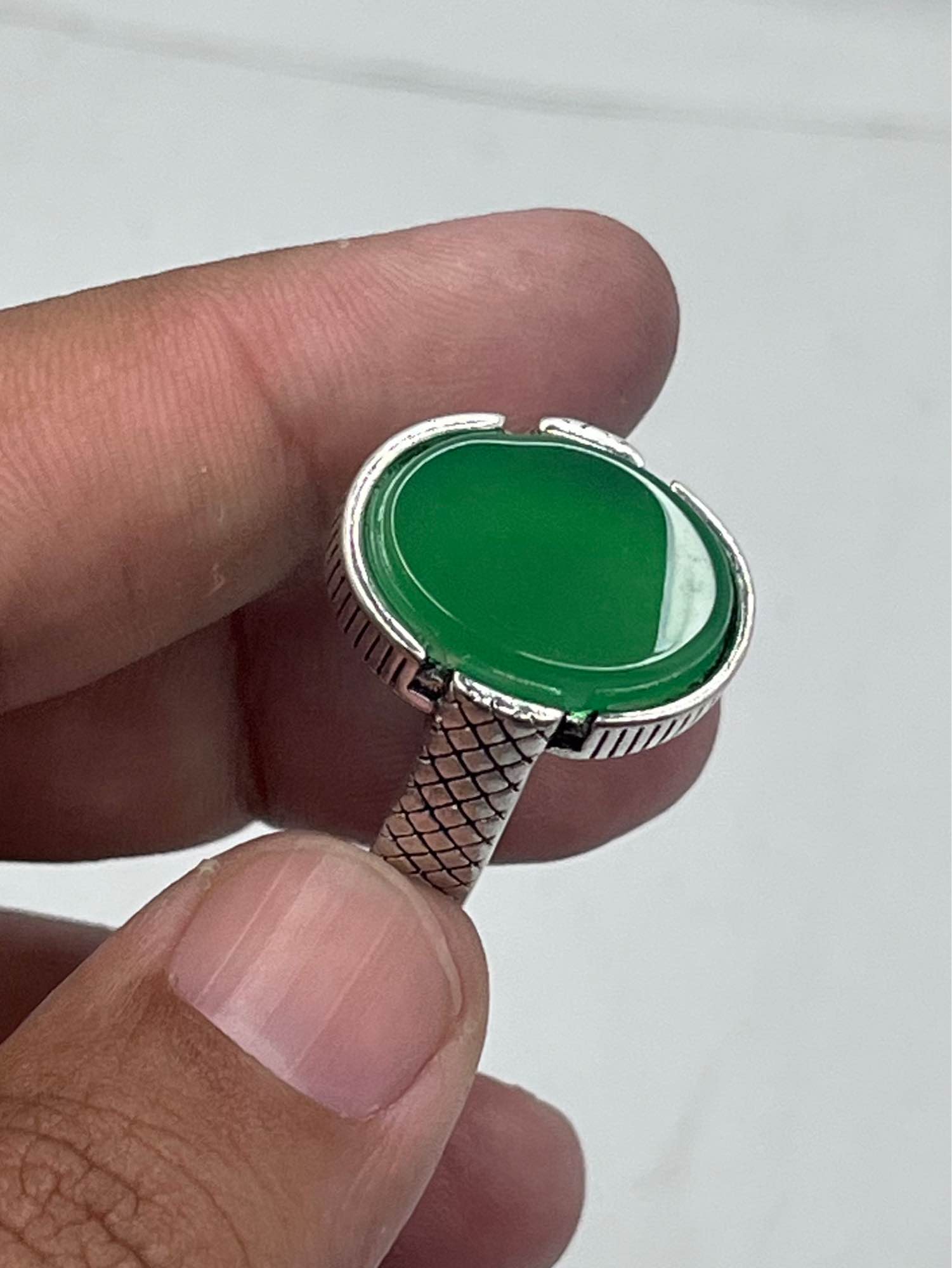 Big Size Ymami Haqeeq Ring different Colours Haqeeq italian rings Big stone ring 100% Orignal Aqeeq/Akik/agate/nag/stone/Gemstone/Haqeeq/yamni Haqeeq Stone/yamni Haqeeq gemstone/aqeeq stone/yamni aqeeq gemstone.