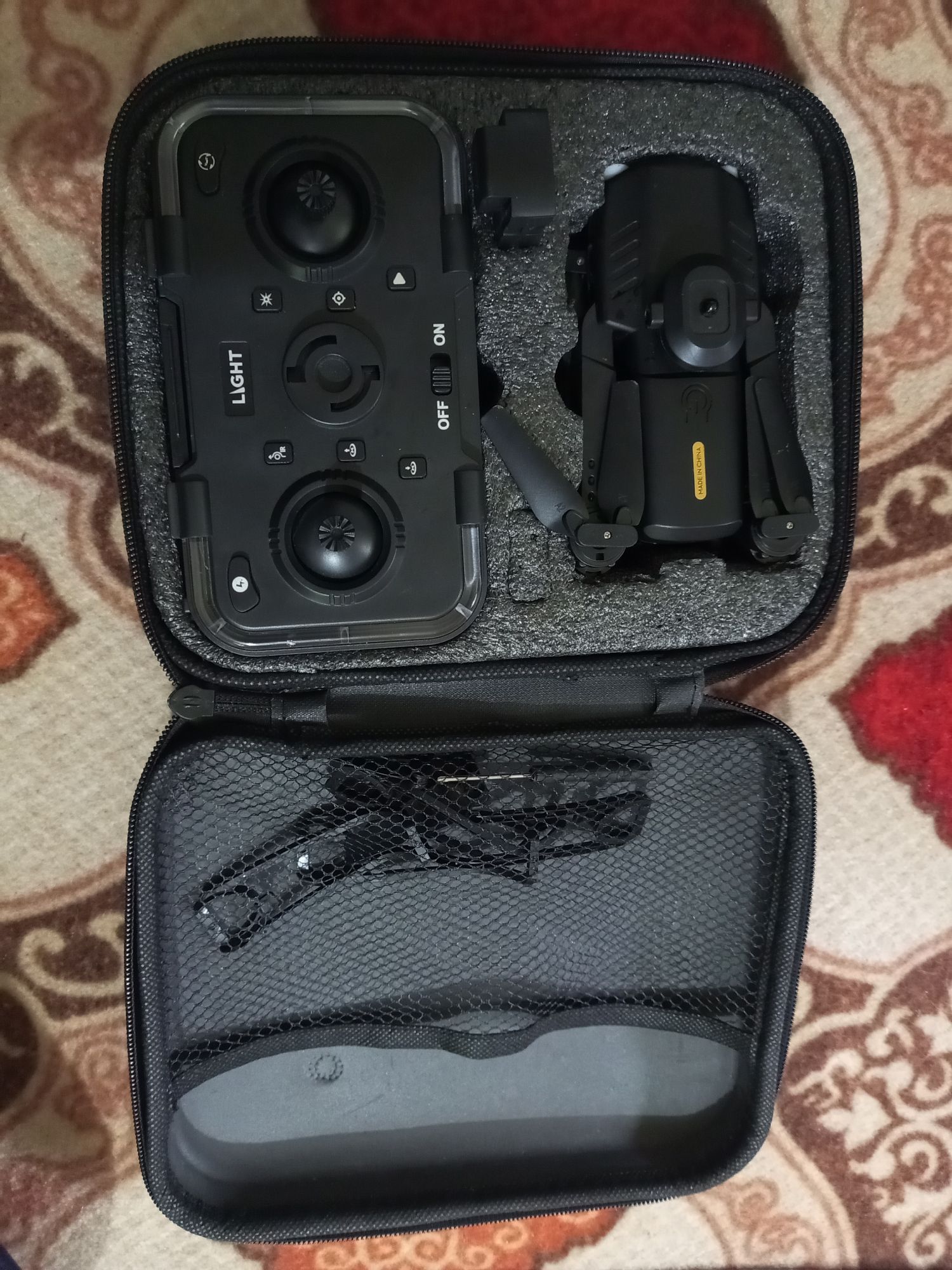 S99 Max, F187, E99Pro, 998 and LHX63
Drone - Dual HD WIFI FPV 2.4GHz Four-Sided
Obstacle Avoidance With Light Four-Axis
Folding Remote Control Helicopter Toy