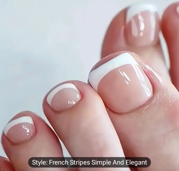 24 Press on Toenails Fake Toe Nails,Short Toe Nail Press ons,Glossy Toe Nails Press on Designs,Artificial Toenail Press on nails White French Tip Toe Nails for Women 24Pcs
