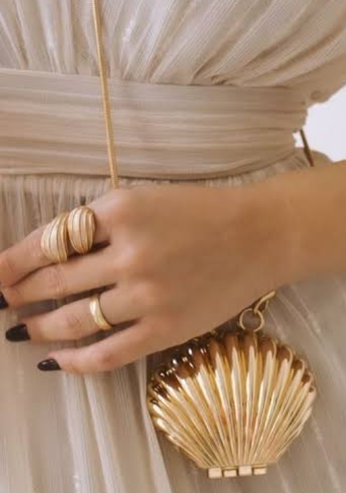 Mini Shell metal clutch Perfect| Mini Shell metal clutch | HARD Metal Silver Bag Unique| ​Metallic Shell Clutch| The Luminous Seashell Statement Clutch & Crossbody Bag ✨| Introducing the exquisite Shell Clutch Evening Bag, a fusion of elegance