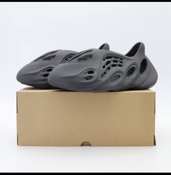 Memory Foam EVA Clogs Running Sandals & Shoes DELUXE "YEEZY" Branded Crocks for Men