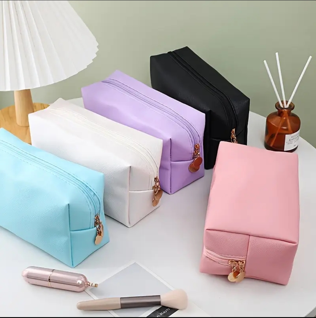 Makeup Bag, Cosmetic Bag, Travel Makeup Pouch, Beauty Organizer, Cosmetic Storage Bag, Toiletry Bag for Women, Portable Makeup Case, Skincare Organizer, Large Capacity Makeup Bag, Travel Cosmetic Pouch, Makeup Accessories Bag, Women's Cosmetic Organizer,