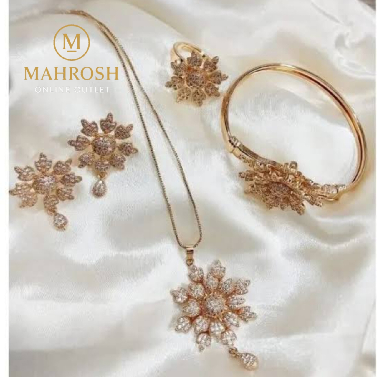 5 Pcs Combo Set Golden  Flower Design Locket Chain Earring Adjustable Ring And Openable Bangle  For Women Jewellery