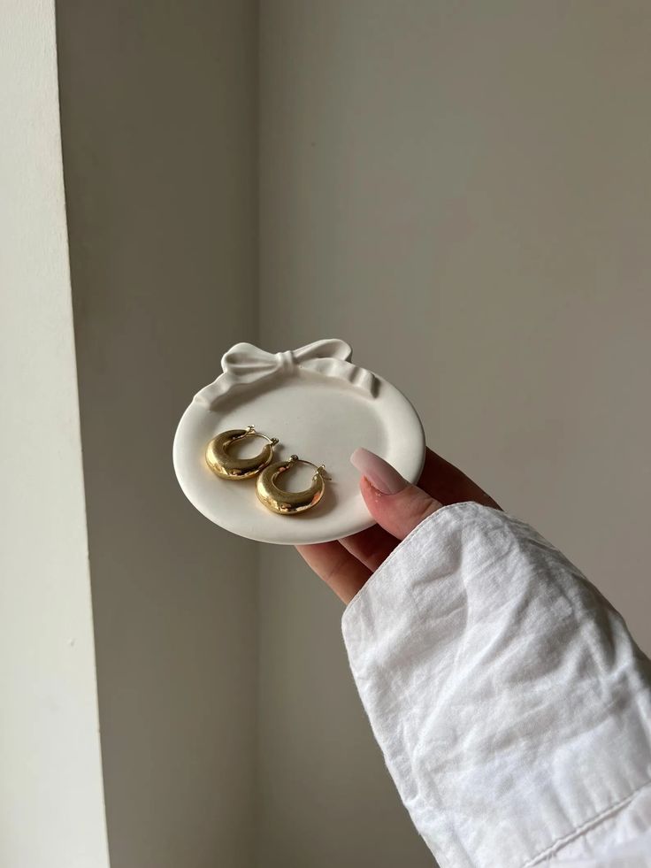 Bow coaster for decoration ceramic vase