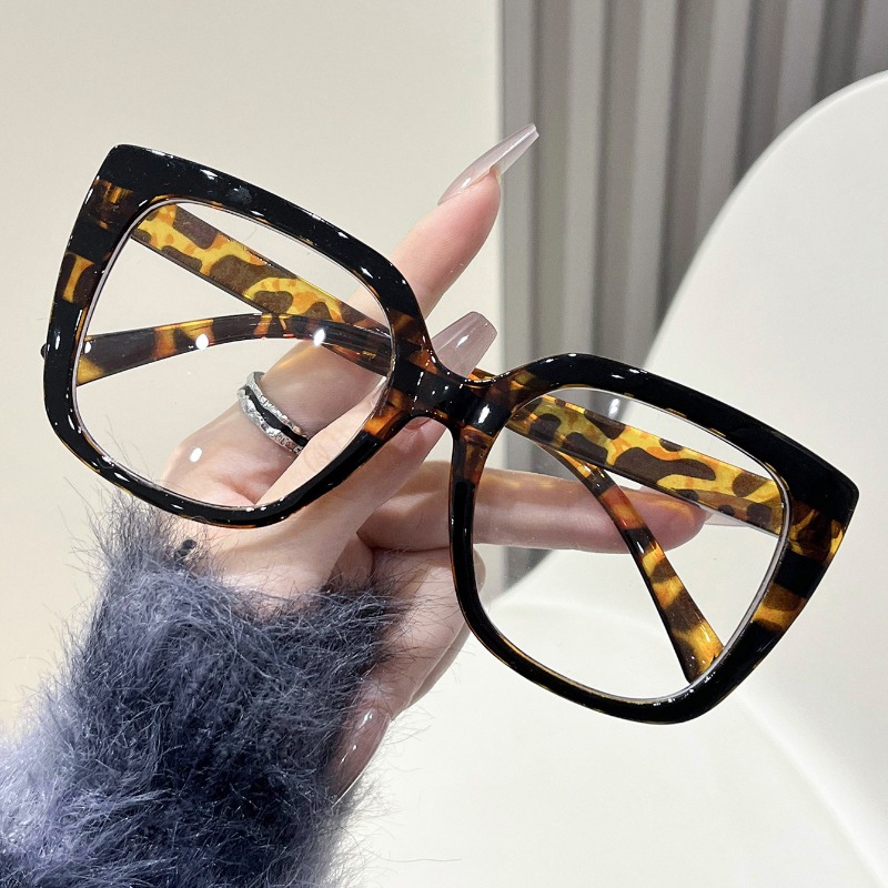 Women Anti Blue Light Oversized Black Frame Vintage Glasses Computer Eyewear Full Frame Transparent Eye Protection Eyepiece