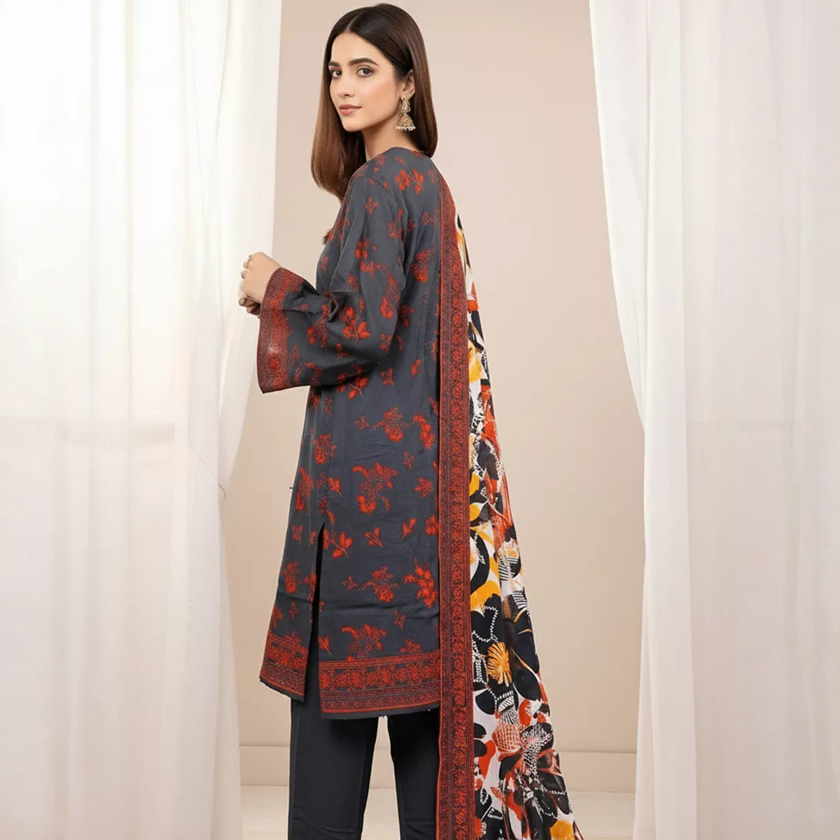 Salitex 3 Piece Unstitched Printed Khaddar Suit (SSW6U3P805)
