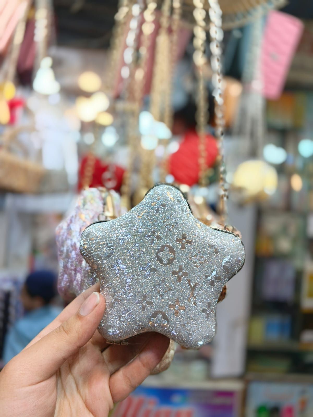 Party & Wedding Season Glossy Acrylic & Hard Shell Mini Novelty Clutch in Heart, Shell & Flower Shapes Bag for Women – Stylish Evening Handheld Purse
