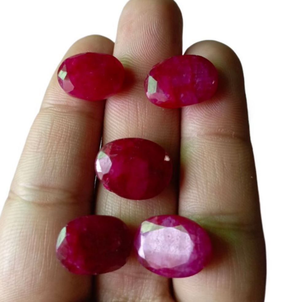 Rubby stone Rubby Rings /  rubby Stone 100% orignal  Rings natural Stone and rings weight 13 to 16 crt  /Yaqoot/ Yaqoot stone/yaqoot gemstone/rubby stone /rubby gemstone/ nag/yaqoot/ Ruby Stone /Ruby Gemstone.