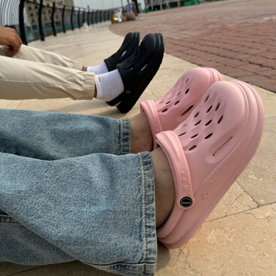 Beautiful Women Charm Clogs & Crocks Top Quality Fashion EVA Sandals & Slip-On Crocks