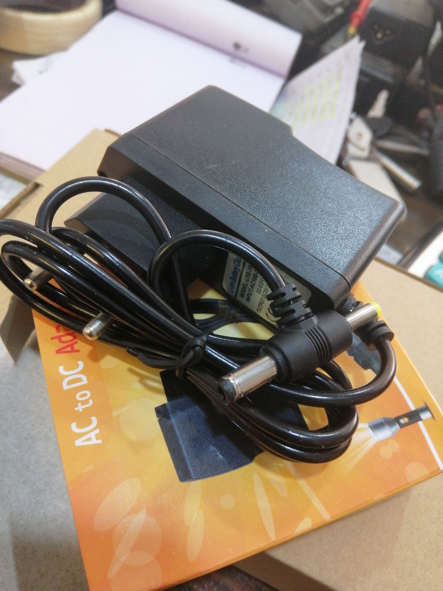 9v 1A DC adoptor