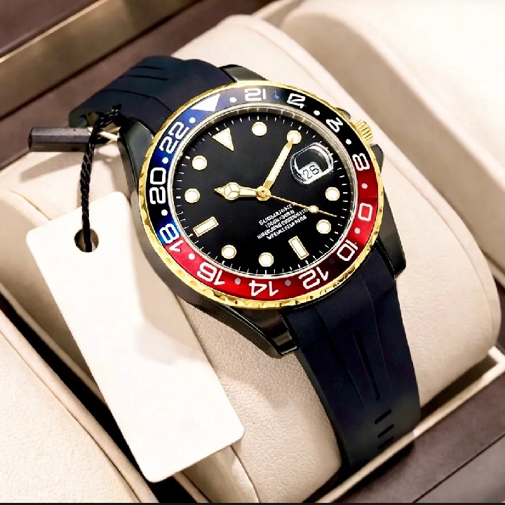 Luxury and Fancy Decent Design Round Dial Rubber Strap Watch For Men