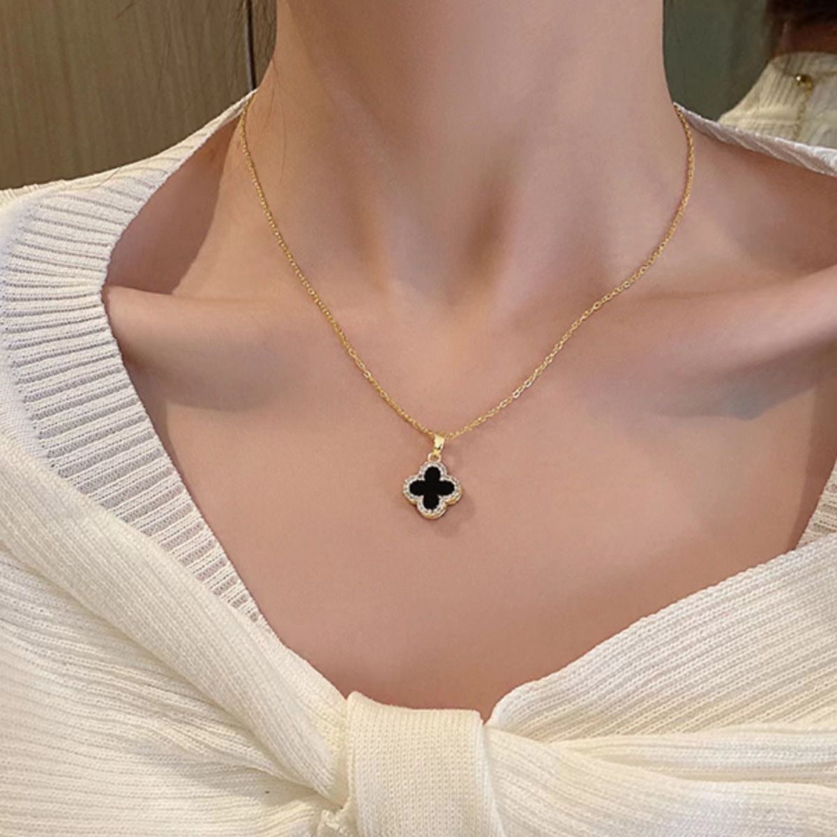 Fashion Four Leaf Clover Pendant Chain – Stylish Necklace for Girls & Women