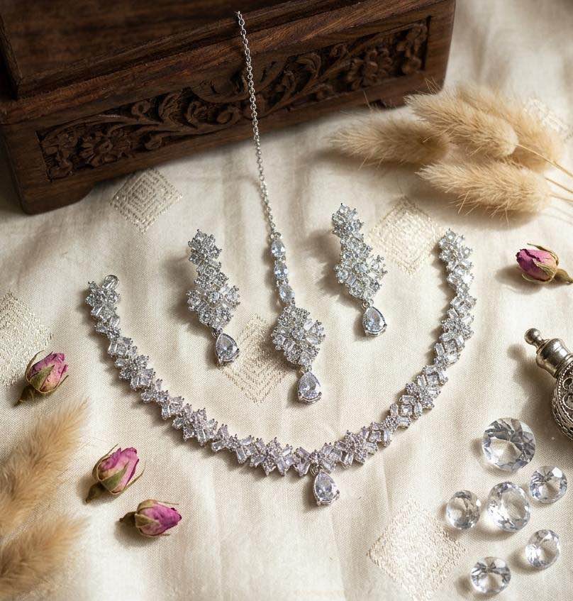 Zarcon necklace set with earrings and tika for girls and women
