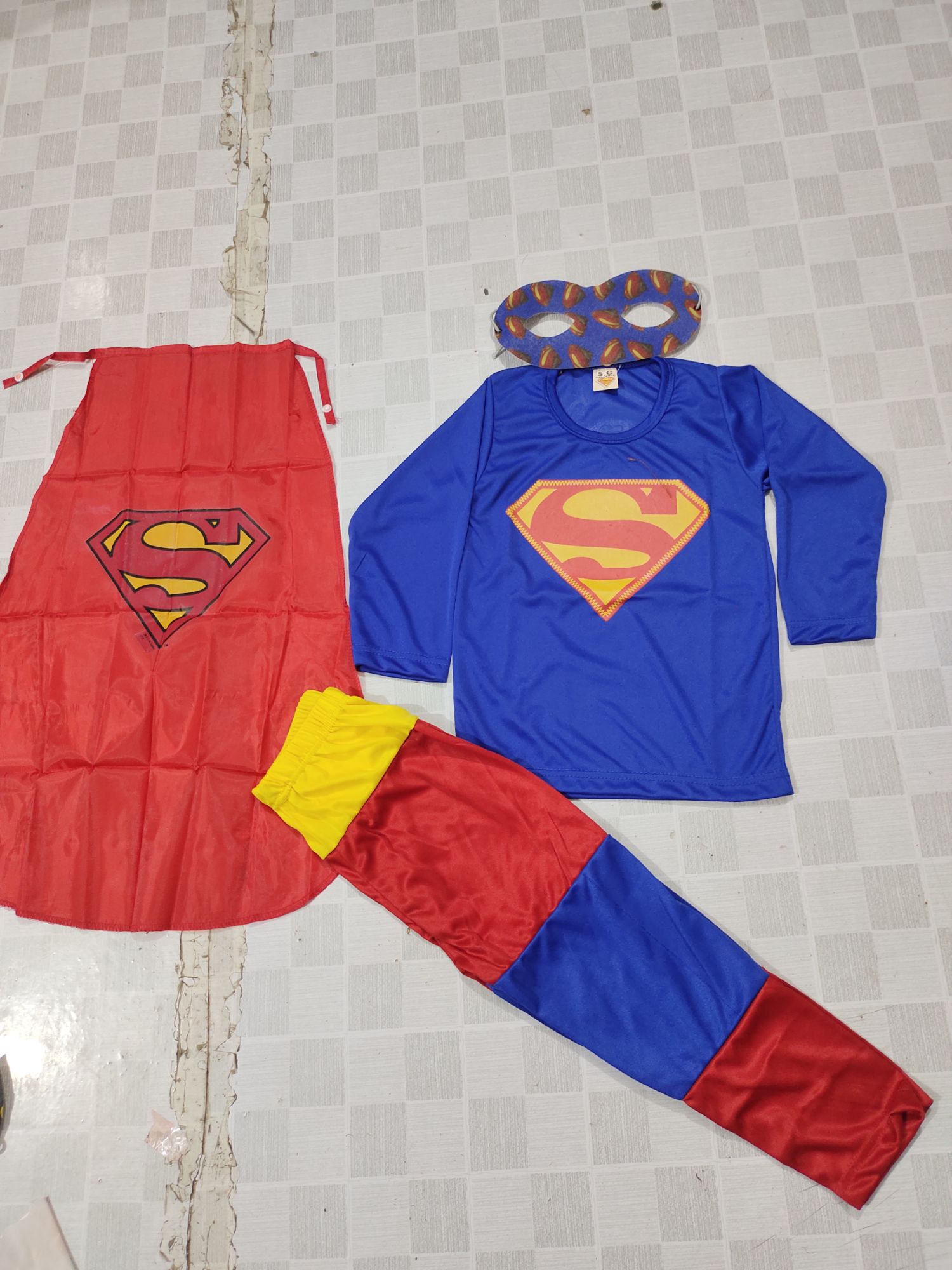 Superman costume 3 to 15  years eye mask free free face mask