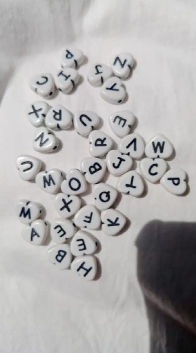 Random Mixed Letter Acrylic Beads Flat Round Alphabet Charms Beads For Bracelet Necklace Jewelry Making