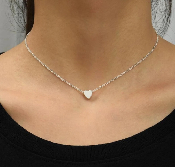Minimalist Heart Shape Clavicle Necklace for Women – Elegant Gold Color Pendant Chain | Fashion Jewelry Gift for Girls
