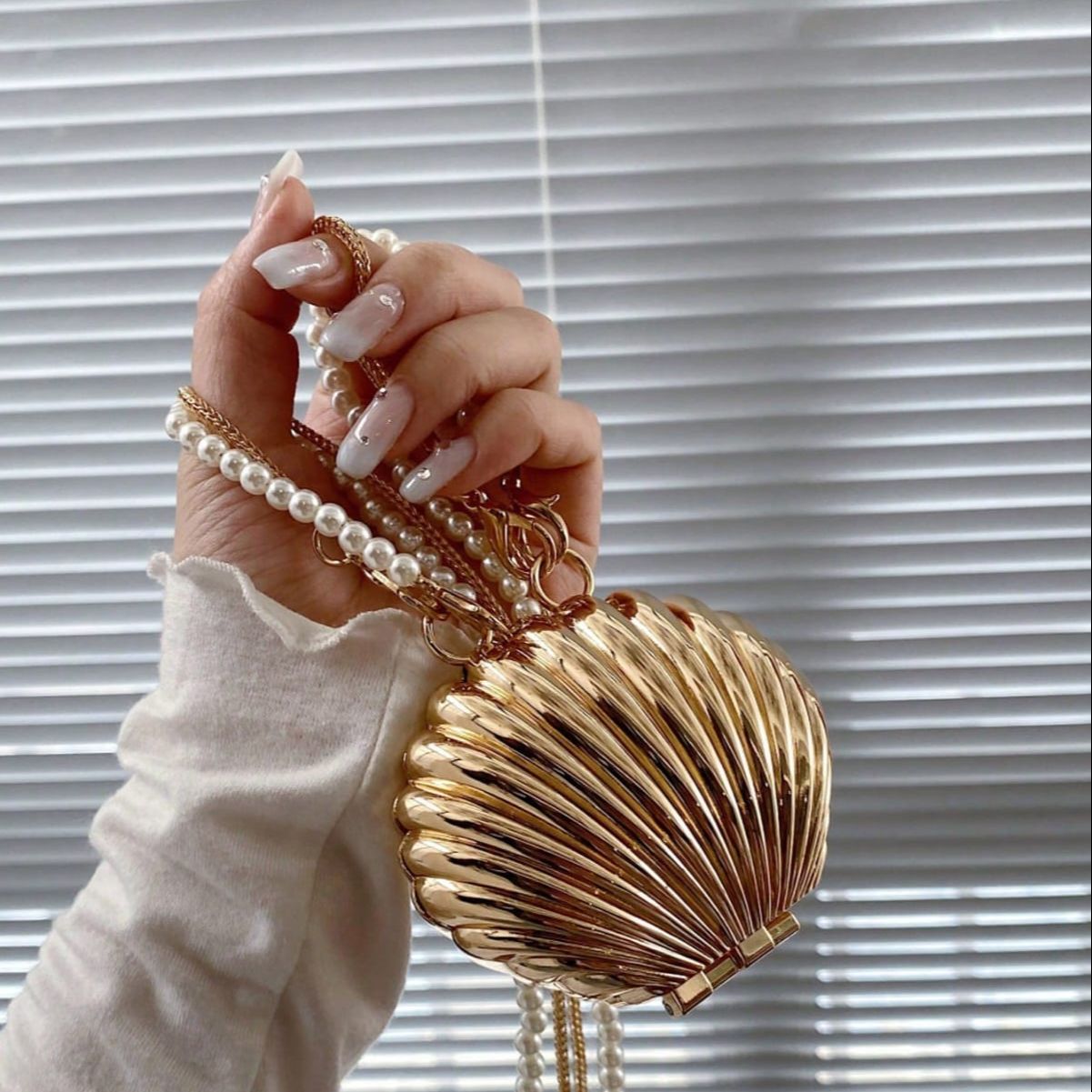 Mini Shell clutch Perfect | Golden Bag Unique | The Seashell Statement Clutch & Crossbody Bag | Introducing the exquisite Shell Clutch Evening Bag, A fusion of elegance