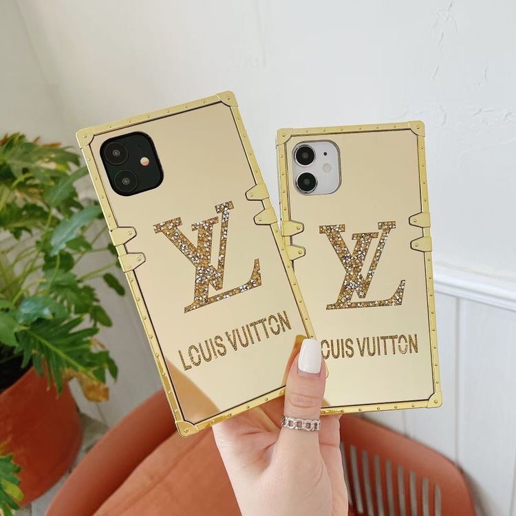 Louis Vuitton ( LV ) Checked Corner Mobile Cover – Mobile Cover pakistan