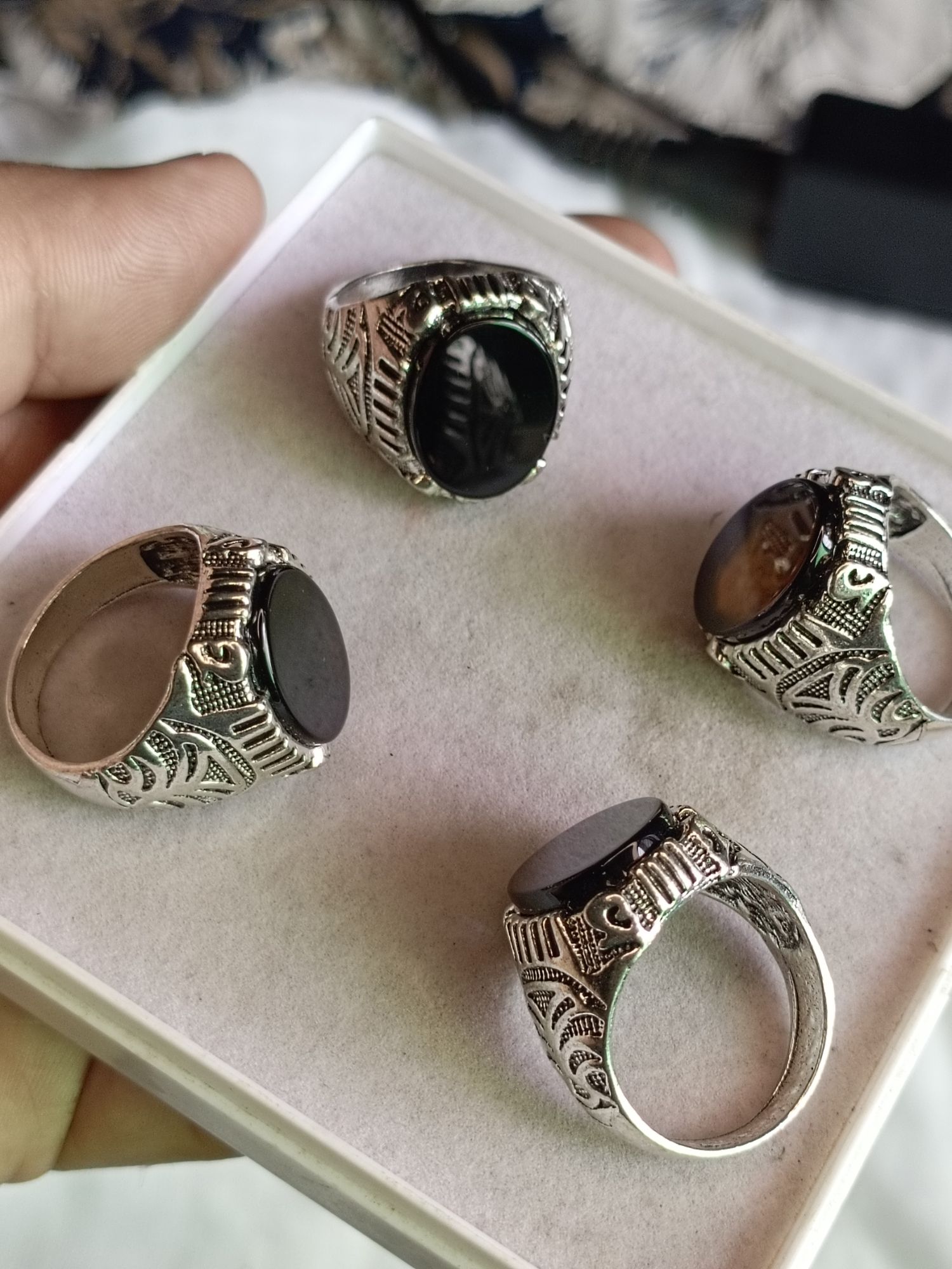 Big Size Ymami Haqeeq Ring different Colours Haqeeq italian rings Big stone ring 100% Orignal Aqeeq/Akik/agate/nag/stone/Gemstone/Haqeeq/yamni Haqeeq Stone/yamni Haqeeq gemstone/aqeeq stone/yamni aqeeq gemstone.