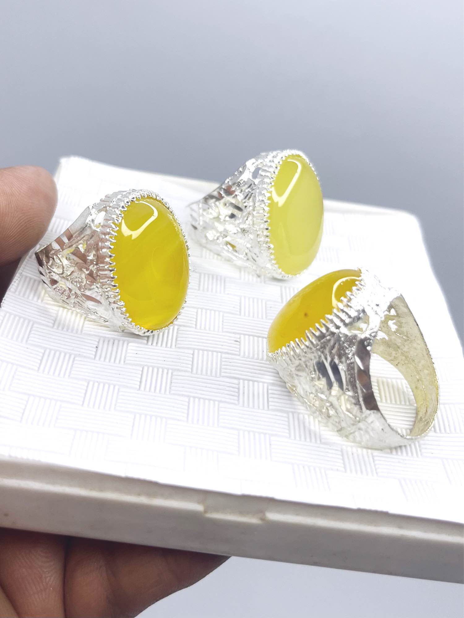 Yellow Haqeeq Ring 100% Original Zard Haqeeq Ring Aqeeq/Akik/Agate/Nag Stone/Gemstone/Haqeeq/Yellow Haqeeq Stone/Yellow Haqeeq Gemstone/Yellow Aqeeq Stone/Yellow Aqeeq Gemstone.