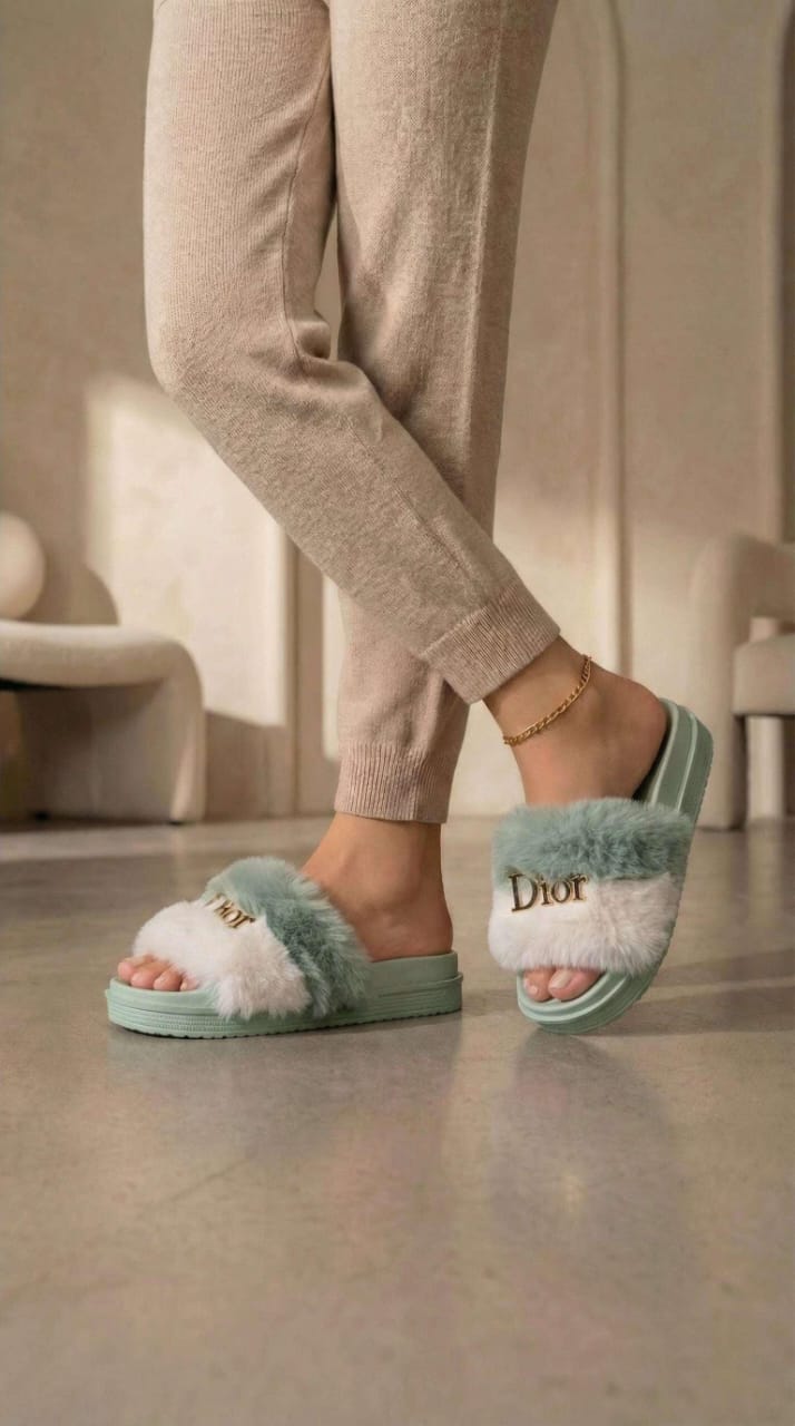 Premium Ladies EVA Fur Slippers for Women Cute Stylish Comfortable Soft Sole Sliders Fluffy Furry Fashion Sandals Anti Slip Lightweight Home Indoor Outdoor Casual Shoes for Girls