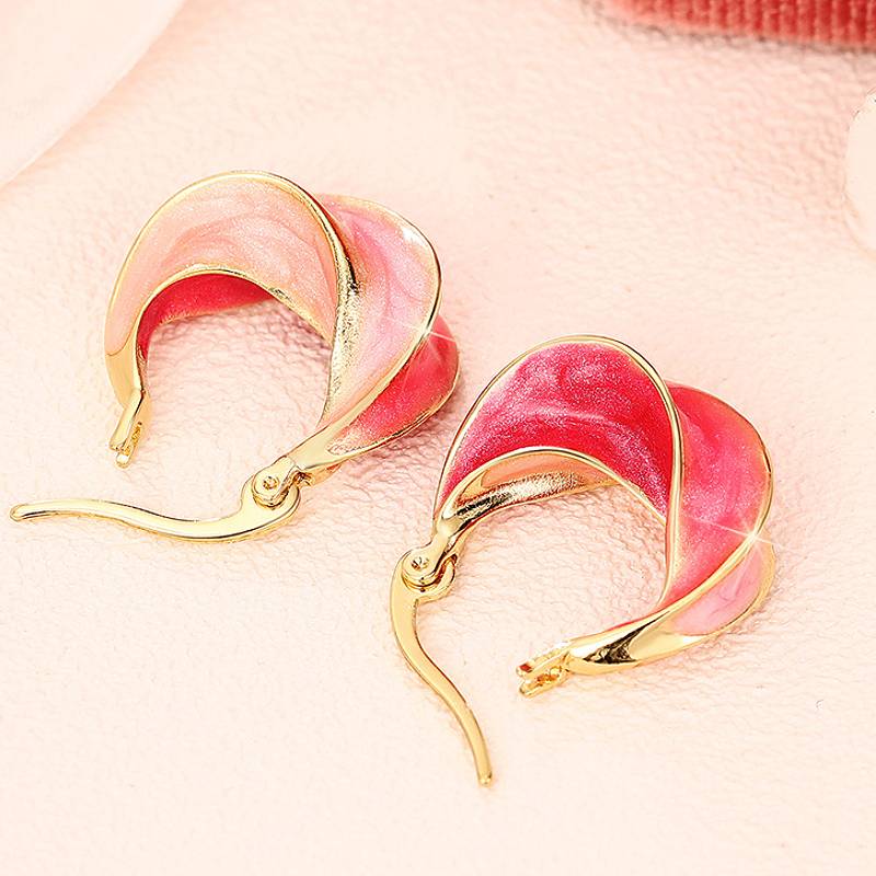 Huitan Aesthetic Wave Design Women Hoop Earrings for Engagement Wedding Elegant Accessories Sweet Party Charming Jewelry 