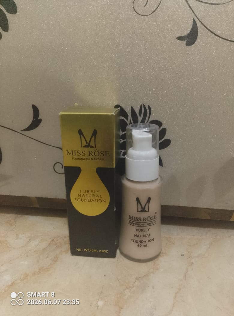 Luxury 5 in 1 Makeup Deal for Women | Foundation, Mascara, Eyeliner, Nail Polish & Beauty Blender