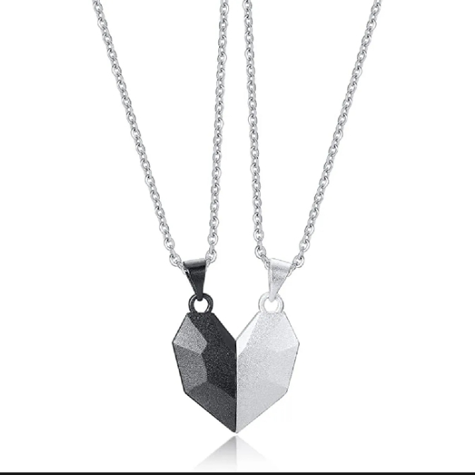 Magnetic Broken Heart Couple Necklace – Matching Heart Pendant Set for Couples & Best Friends