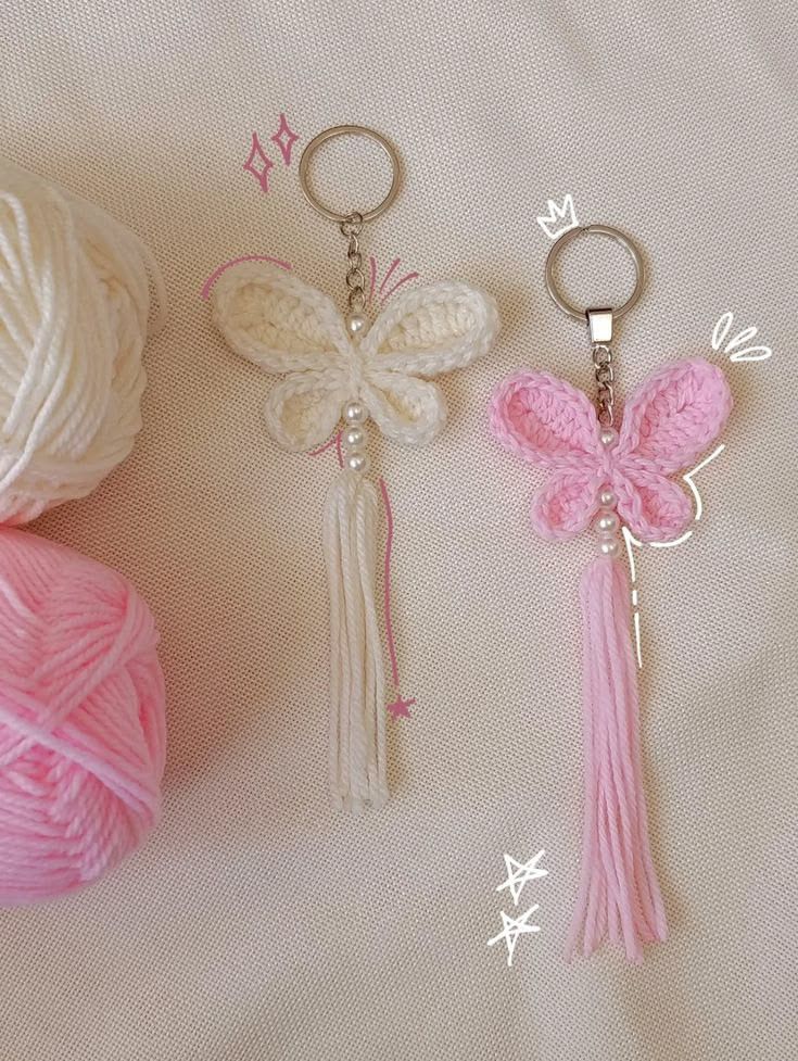 Handmade crochet flowers Keychain, Crochet Hatching Keychain, Amigurumi Chick Keyring, Cute Crochet Chick Bag Charm, Keychains