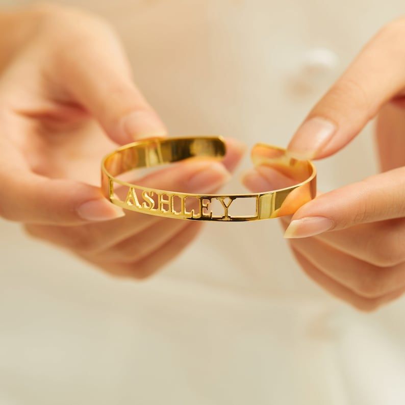 Custom Name Cuff Personalized Bracelet Bangle in Gold / Silver / Rose Gold, Customized Name Bracelet Gift Couples Bangle Personalization