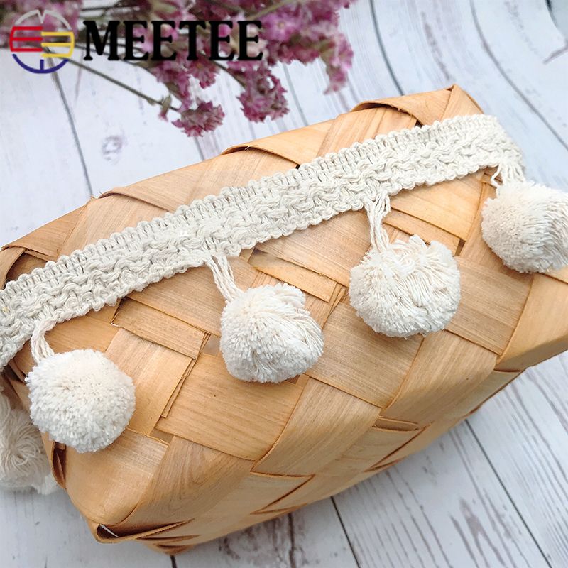 White Wool Ball Lace with Dori