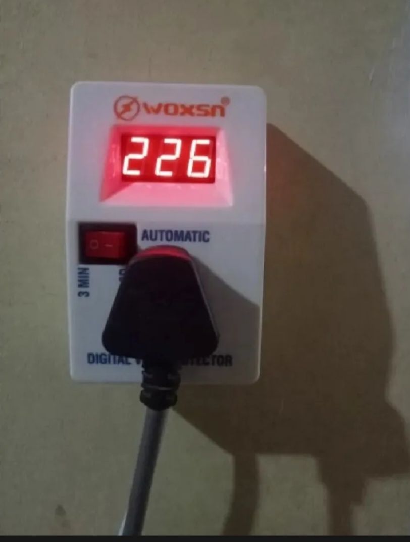 Muhafiz Switch Freezer, Mobile and laptop Charger, LED OR LCD, wifi and Camera devices and other electronics accessories, Muhafiz SwitchWoxsn Automatic Digital Power Protection, AC Voltage protector, Over & Under Volt power protection, For Fridge,