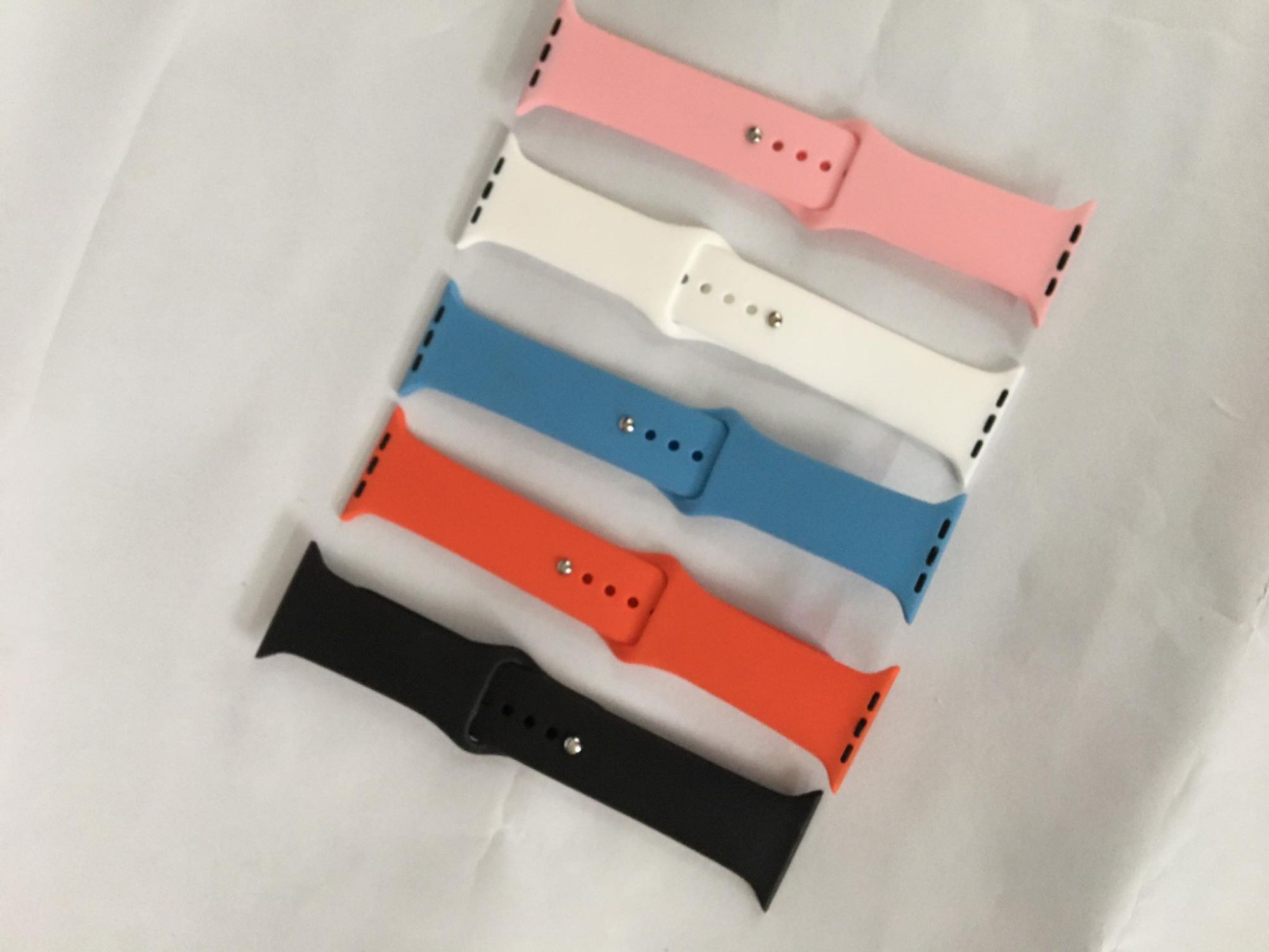 Premium Silicone Smart Watch Strap 42mm to 49mm – Soft Waterproof Sports Wrist Band Adjustable Replacement Strap for Men & Women