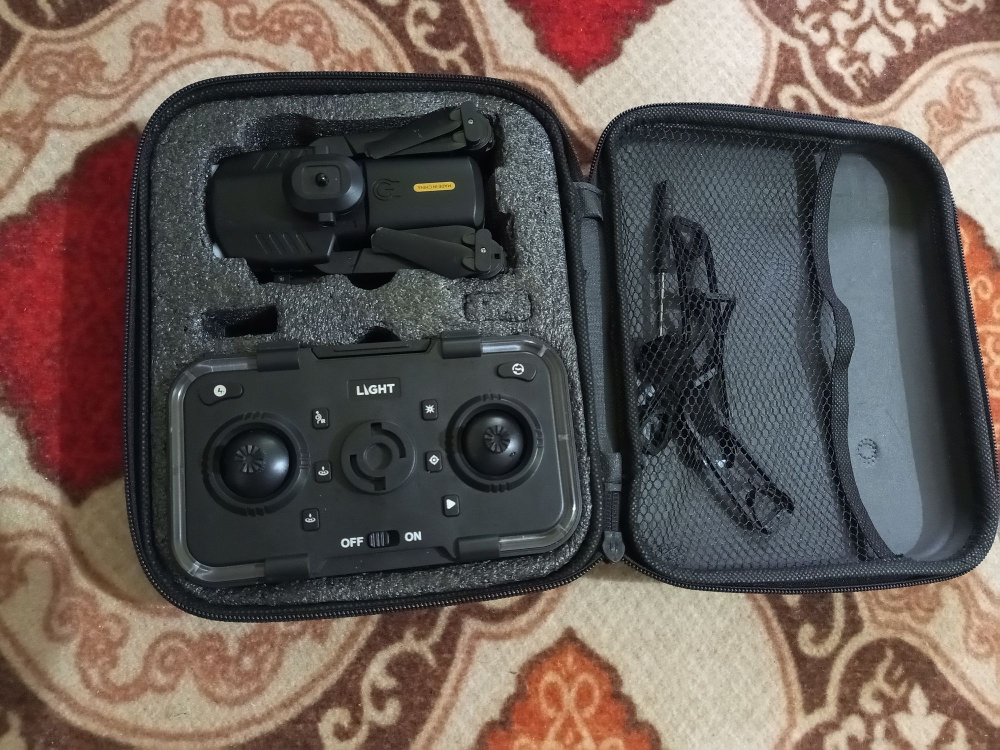 S99 Max, F187, E99Pro, 998 and LHX63
Drone - Dual HD WIFI FPV 2.4GHz Four-Sided
Obstacle Avoidance With Light Four-Axis
Folding Remote Control Helicopter Toy