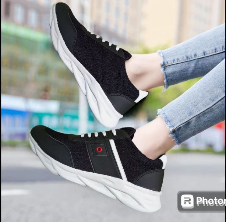 New style breathable lightweight lace-up sports running shoes, Casual sneakers , waking shoes , party shoes, outdoor shoes, comfortable athletic black shoes for men Discount Low price Sale