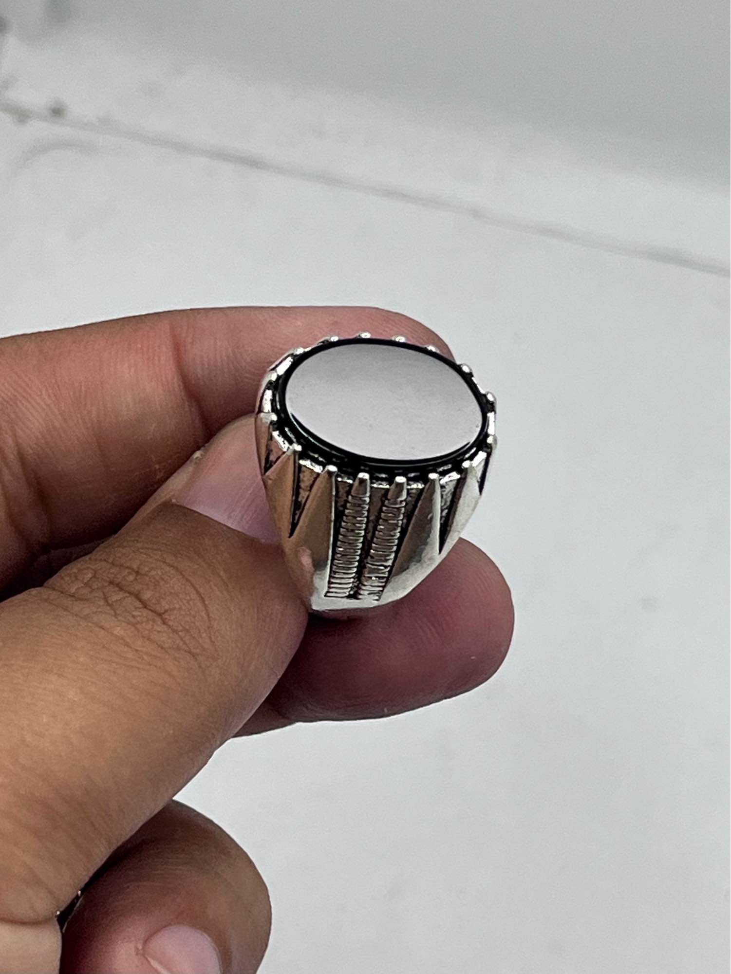 Big Size Ymami Haqeeq Ring different Colours Haqeeq italian rings Big stone ring 100% Orignal Aqeeq/Akik/agate/nag/stone/Gemstone/Haqeeq/yamni Haqeeq Stone/yamni Haqeeq gemstone/aqeeq stone/yamni aqeeq gemstone.