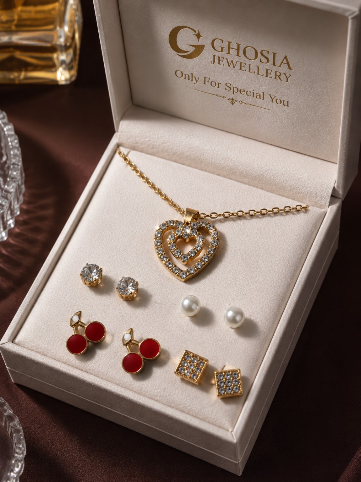 Set Of 4 Pairs studrings with Heart shape Necklace Full card High Quality For Girl's & Women