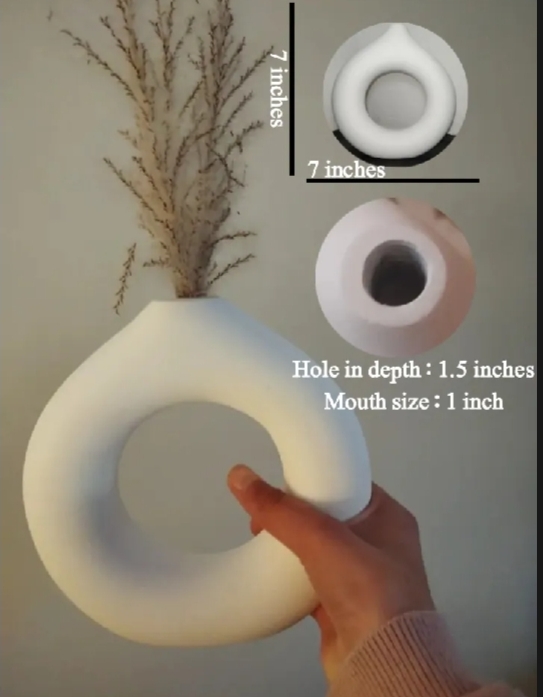 Modern and beautiful donut vase for home decoration