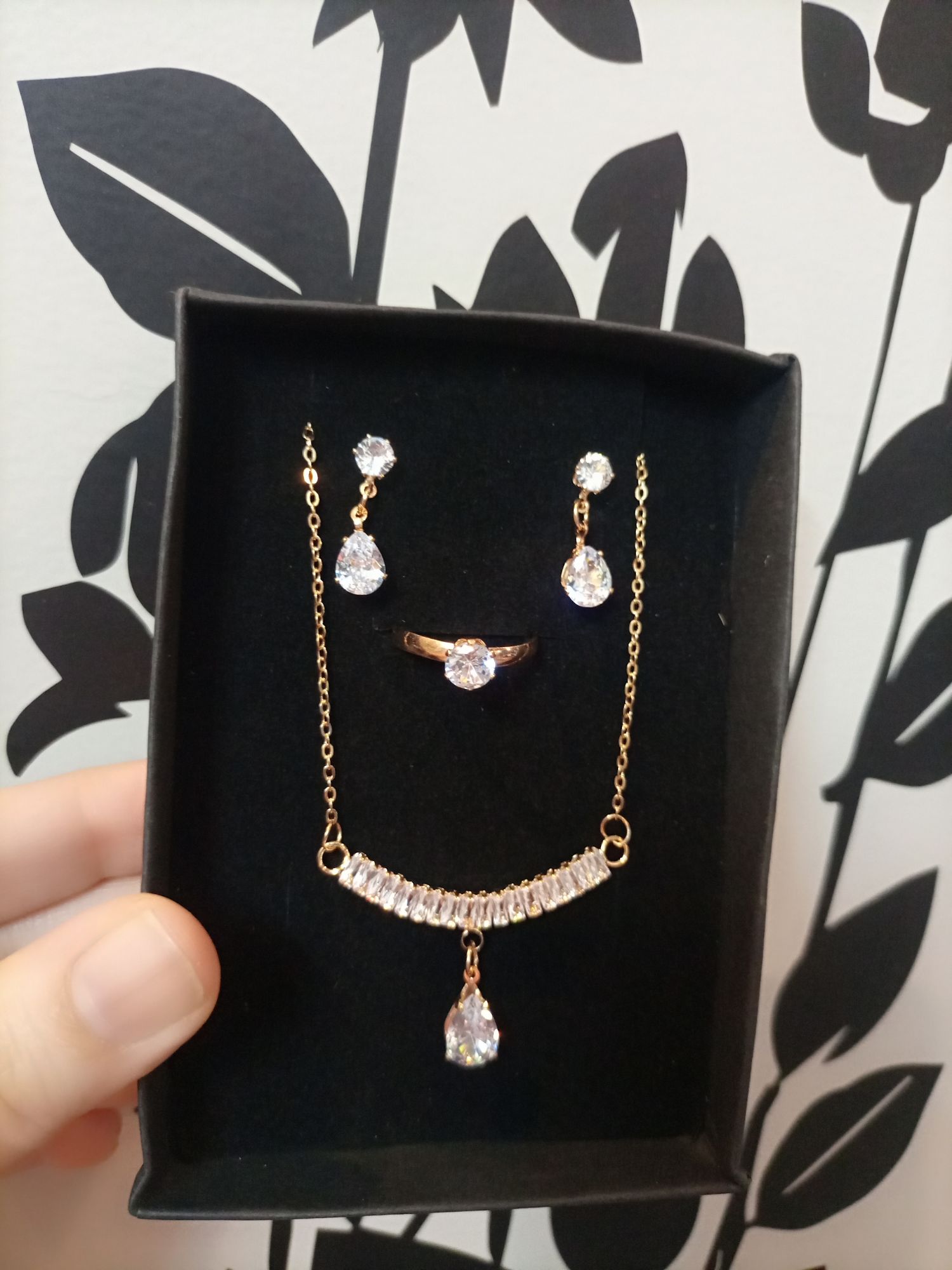 Zarkon Chain Locket Tops Ring Jewellery Set