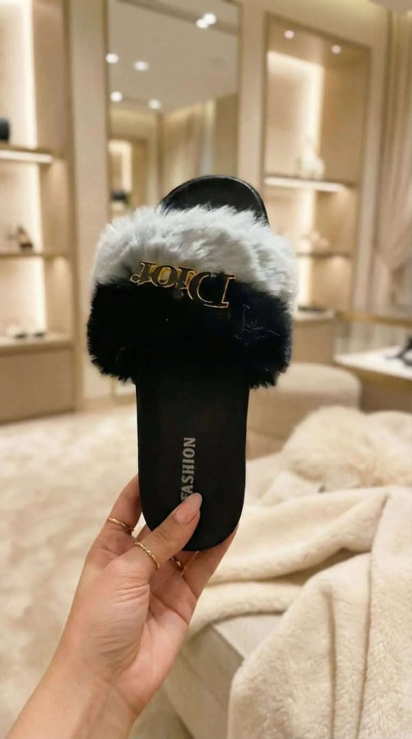 Premium Ladies EVA Fur Slippers for Women Cute Stylish Comfortable Soft Sole Sliders Fluffy Furry Fashion Sandals Anti Slip Lightweight Home Indoor Outdoor Casual Shoes for Girls