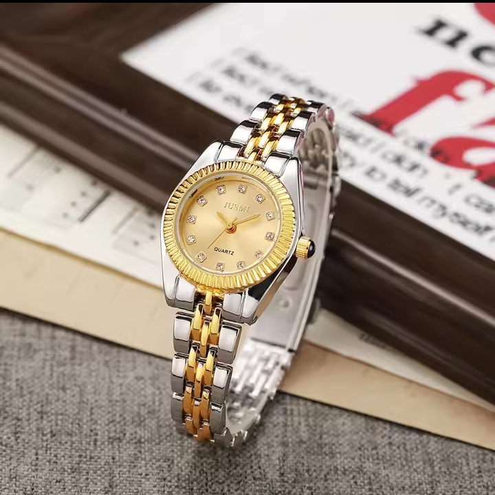 Women's Classic Fashionable Watches Imported Girls Luxury Wrist Watches Quartz Water Resistant Ladies Watches.