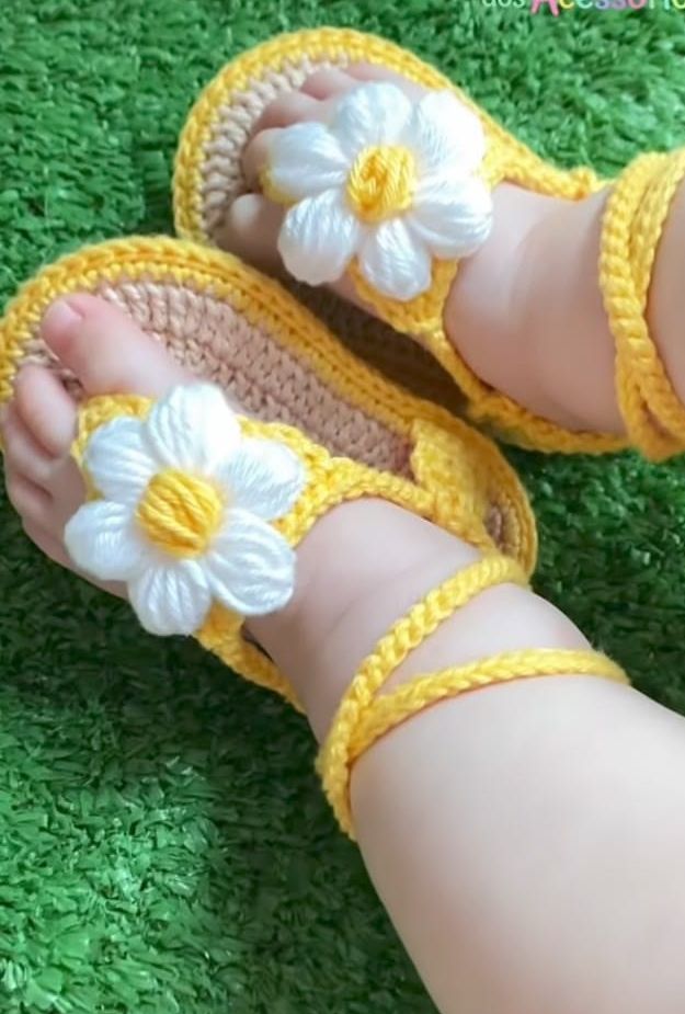 Handmade Crochet Baby Girl Sandals |Crochet woolen baby booties| Soft Knit Newborn Baby Shoes | Lightweight Anti-Slip Infant Sandals | Cute Princess Baby Footwear| Crochet shoes for babies