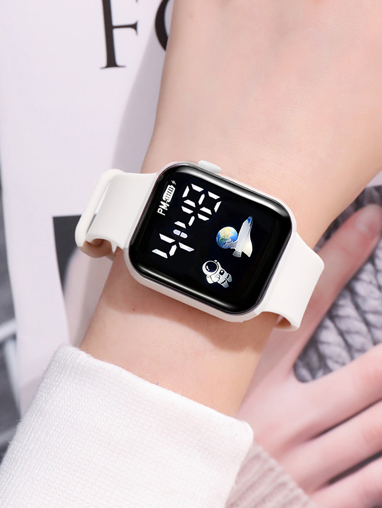 Square Electronic Watch Set with Beaded Butterfly Design and Spaceship Pattern Non-smartwatch Birthday  Without Box