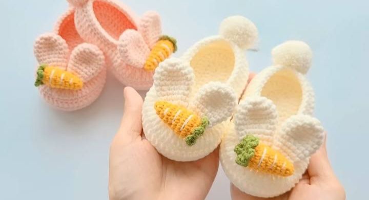 BABY BOOTIES / BABY SHOES / CUTE BABY WOOLEN CROCHET HANDMADE customize