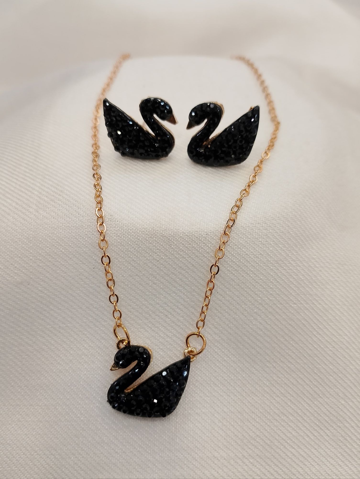 Sawan Duck Locket Golden Nacklace Chain And Earring Set 3 Colors For Women Jewellery